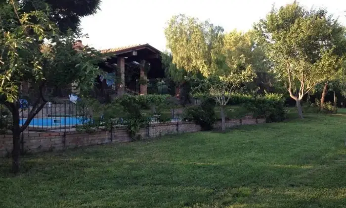 Rexer-Lucera-Vendesi-villa-Strada-Provinciale-LuceraMonte-Cal-a-Lucera-Giardino