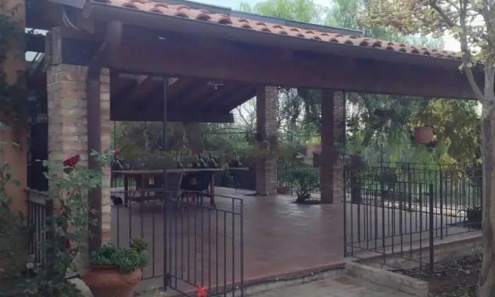 Rexer-Lucera-Vendesi-villa-Strada-Provinciale-LuceraMonte-Cal-a-Lucera-Giardino