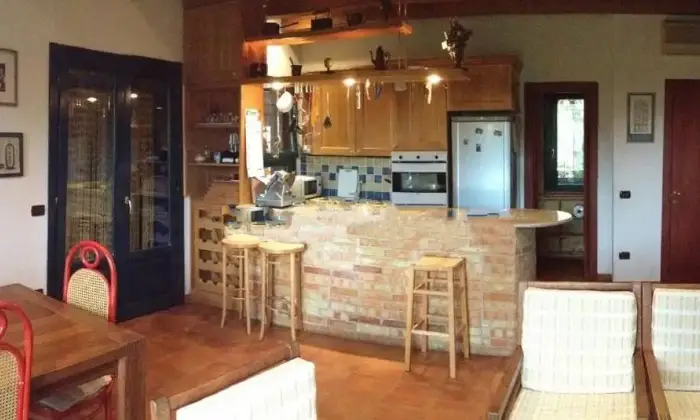 Rexer-Lucera-Vendesi-villa-Strada-Provinciale-LuceraMonte-Cal-a-Lucera-Cucina