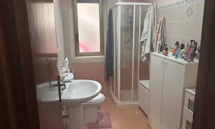 Rexer-Trecastagni-Quadrilocale-in-vendita-in-via-Giuseppe-Verdi-a-Trecastagni-Bagno