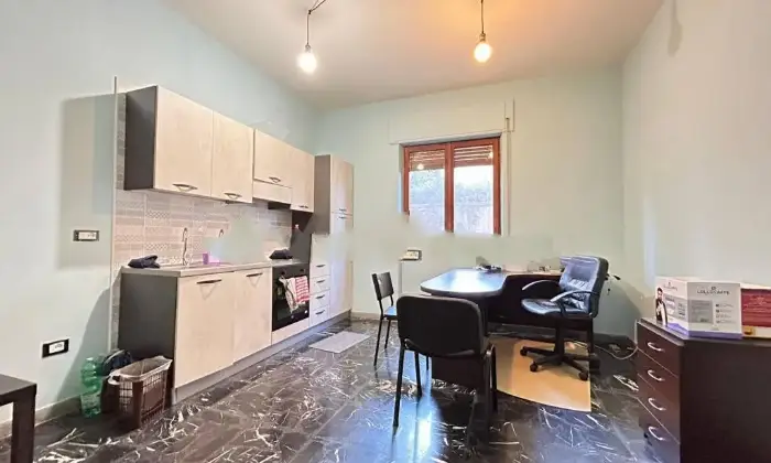 Rexer-Santa-Maria-Capua-Vetere-Vendesi-appartamento-in-Via-Giovanni-Amendola-a-Santa-Maria-Capua-Vetere-Cucina