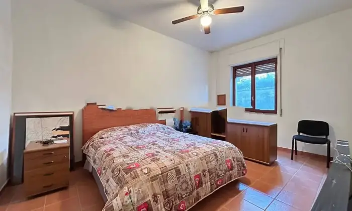 Rexer-Santa-Maria-Capua-Vetere-Vendesi-appartamento-in-Via-Giovanni-Amendola-a-Santa-Maria-Capua-Vetere-CameraDaLetto