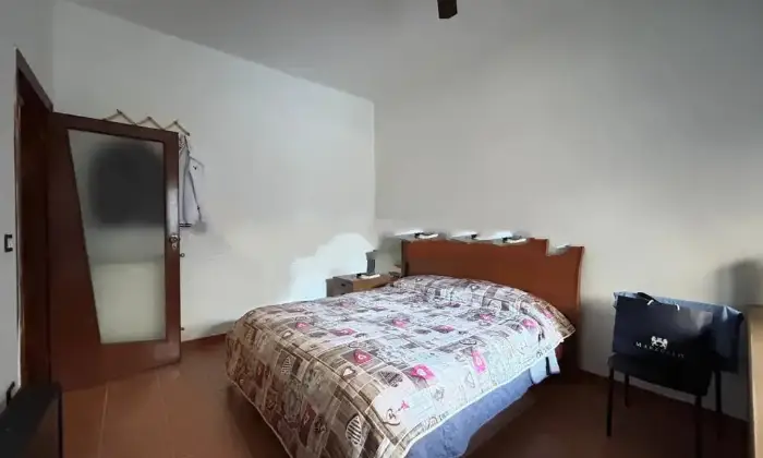 Rexer-Santa-Maria-Capua-Vetere-Vendesi-appartamento-in-Via-Giovanni-Amendola-a-Santa-Maria-Capua-Vetere-CameraDaLetto