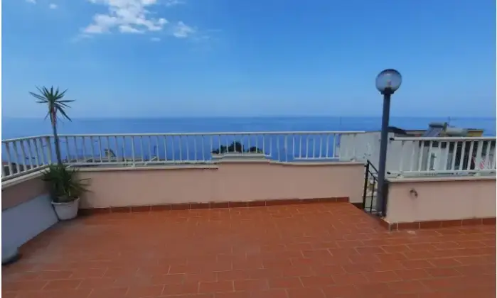 Rexer-Bagnara-Calabra-Vendesi-appartamento-in-Via-Belvedere-a-Bagnara-Calabra-Terrazzo