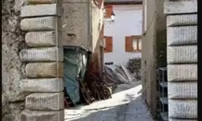 Rexer-Cremia-Vendesi-casa-indipendente-in-Via-Vaticano-a-Cremia-Terrazzo