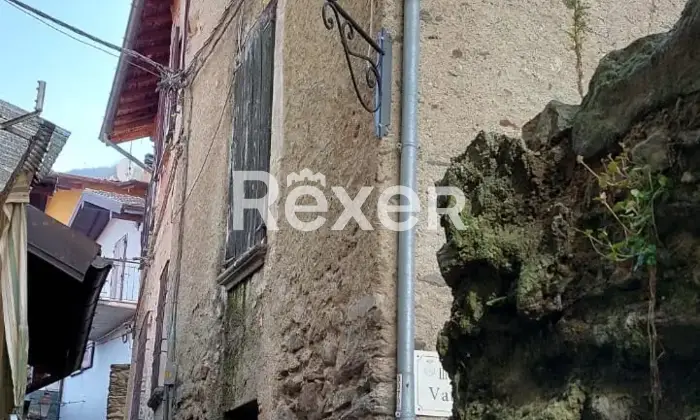 Rexer-Cremia-Vendesi-casa-indipendente-in-Via-Vaticano-a-Cremia-Altro