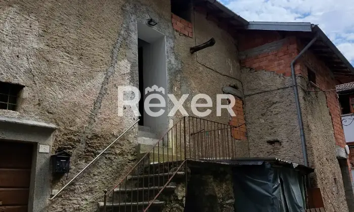 Rexer-Cremia-Vendesi-casa-indipendente-in-Via-Vaticano-a-Cremia-Altro