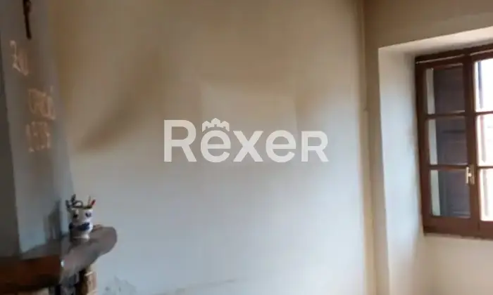 Rexer-Cremia-Vendesi-casa-indipendente-in-Via-Vaticano-a-Cremia-Altro