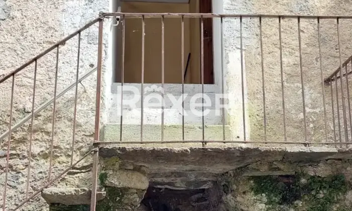 Rexer-Cremia-Vendesi-casa-indipendente-a-Cremia-C-Altro