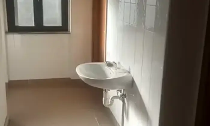 Rexer-Vogogna-Vendesi-locale-commerciale-a-Vogogna-VB-Bagno