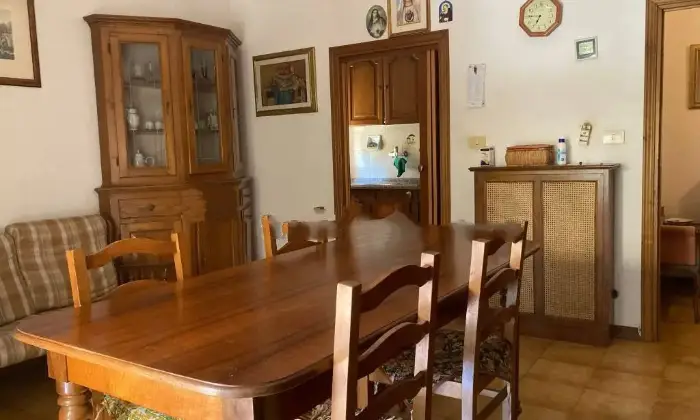 Rexer-Certaldo-Vendesi-appartamento-in-Via-Antonio-Labriola-a-Certaldo-Cucina