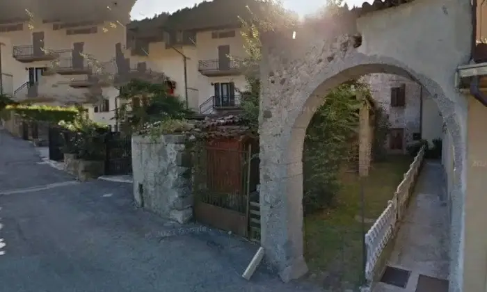 Rexer-Vestone-Vendesi-Rustico-via-Galvano-Giori-a-Vestone-Terrazzo