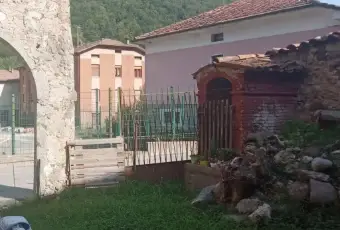 Rexer-Vestone-Vendesi-Rustico-via-Galvano-Giori-a-Vestone-Giardino