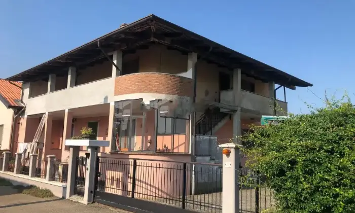 Rexer-Tronzano-Vercellese-Appartamento-in-vendita-in-via-BolzanoTronzano-Vercellese-Terrazzo