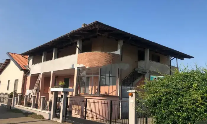 Rexer-Tronzano-Vercellese-Appartamento-in-vendita-in-via-BolzanoTronzano-Vercellese-Giardino