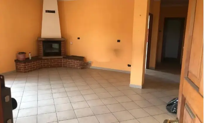 Rexer-Tronzano-Vercellese-Appartamento-in-vendita-in-via-BolzanoTronzano-Vercellese-ALTRO