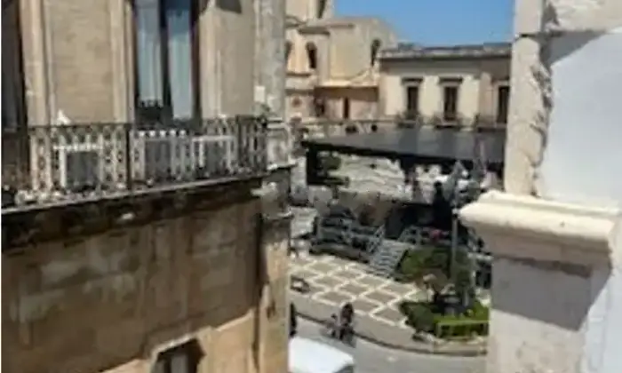 Rexer-Floridia-Appartamento-su-due-piani-in-vendita-in-via-IV-Novembre-Terrazzo