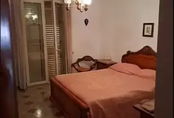 Rexer-Montevago-Edificio-di-piani-due-appartamenti-pi-garage-CameraDaLetto