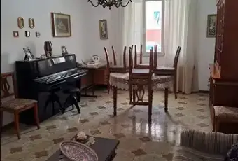 Rexer-Montevago-Edificio-di-piani-due-appartamenti-pi-garage-Altro