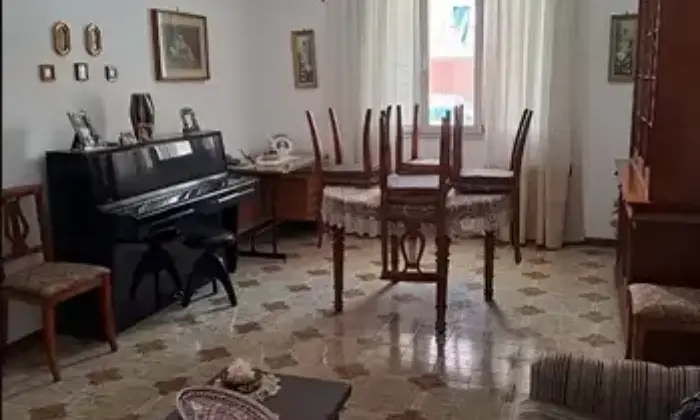 Rexer-Montevago-Edificio-di-piani-due-appartamenti-pi-garage-Altro