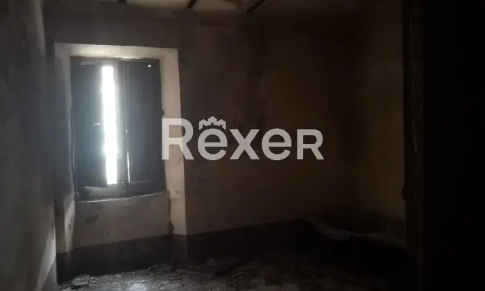 Rexer-Bitti-Vendiamo-casa-indipendente-Altro
