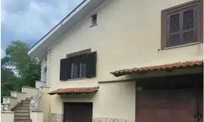 Rexer-Genazzano-Vendesi-villa-via-delle-martorelle-a-Genazzano-Terrazzo