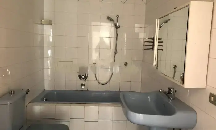 Rexer-Ovada-Vendesi-appartamento-in-Strada-Nuova-Costa-Centro-Ovada-Bagno