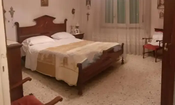 Rexer-Battipaglia-Appartamento-via-SettembreBattipaglia-CameraDaLetto