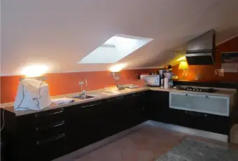 Rexer-Corte-Palasio-Vendesi-mansarda-in-via-I-Maggio-a-Corte-Palasio-Cucina