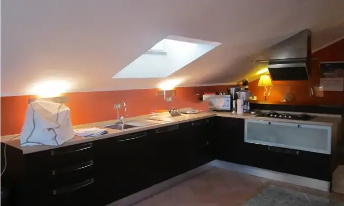 Rexer-Corte-Palasio-Vendesi-mansarda-in-via-I-Maggio-a-Corte-Palasio-Cucina