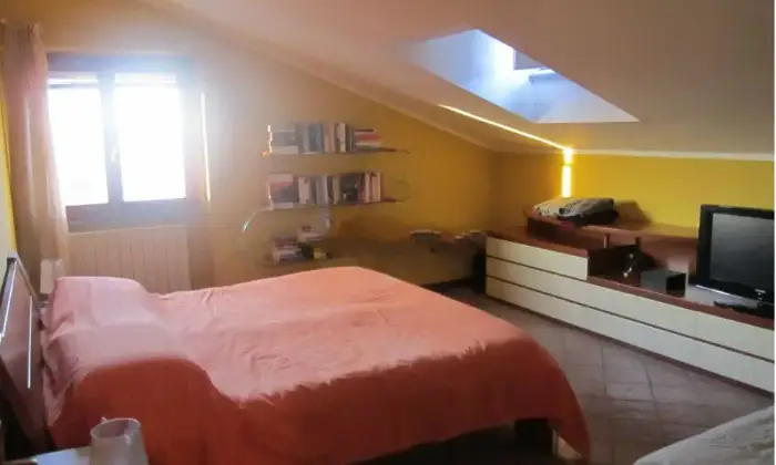Rexer-Corte-Palasio-Vendesi-mansarda-in-via-I-Maggio-a-Corte-Palasio-Altro