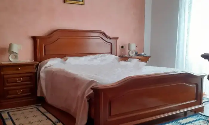 Rexer-Torrita-di-Siena-Vendesi-appartamento-in-piazza-Nazioni-UniteCentroTorrita-di-Siena-CameraDaLetto