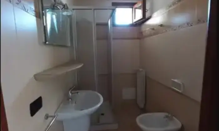Rexer-Ozieri-Vendesi-appartamento-in-Via-ScanuOzieri-SS-Bagno