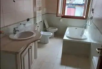 Rexer-Ozieri-Vendesi-appartamento-in-Via-ScanuOzieri-SS-Bagno