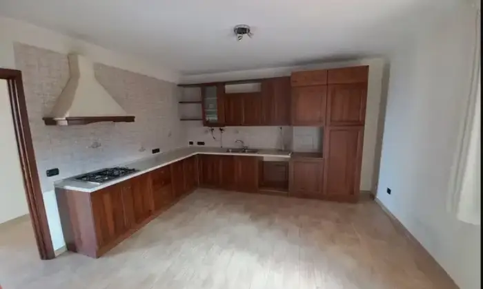Rexer-Ozieri-Vendesi-appartamento-in-Via-ScanuOzieri-SS-Cucina