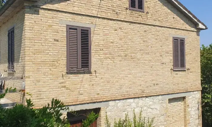 Rexer-Force-Vendesi-Casale-Contrada-Santa-Lucia-a-Force-Terrazzo