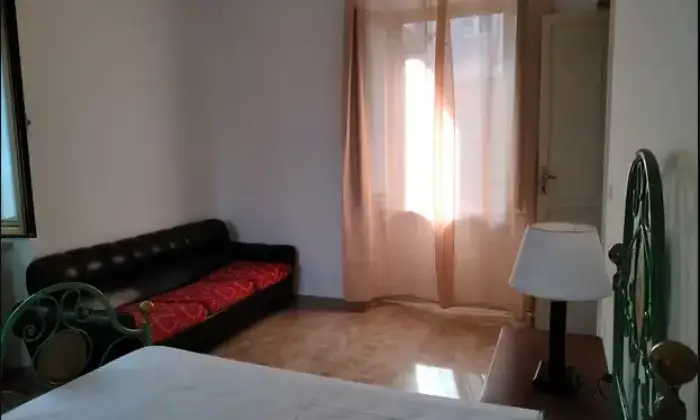 Rexer-Teramo-Vendesi-appartamento-in-Via-Circonvallazione-Ragusa-a-Teramo-CameraDaLetto