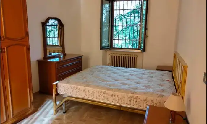 Rexer-Teramo-Vendesi-appartamento-in-Via-Circonvallazione-Ragusa-a-Teramo-CameraDaLetto