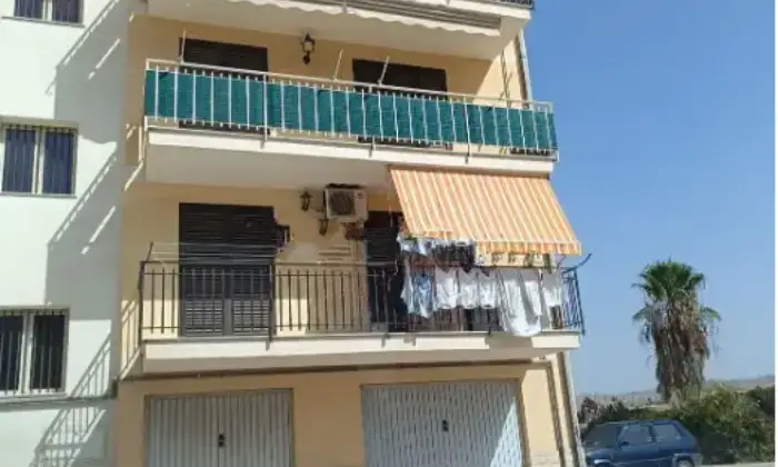 Rexer-Licata-Vendesi-appartamento-in-Via-Nicaragua-a-Licata-Garage