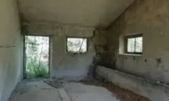 Rexer-Teramo-Terreno-agricolo-con-rustico-in-vendita-a-Teramo