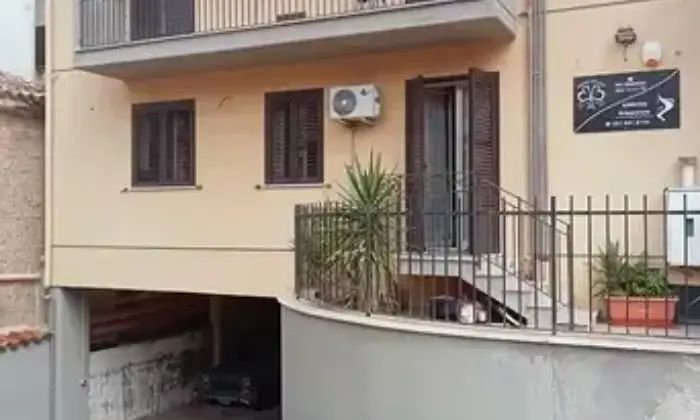 Rexer-Carini-Appartamento-in-Via-Dominici-Carini-Garage