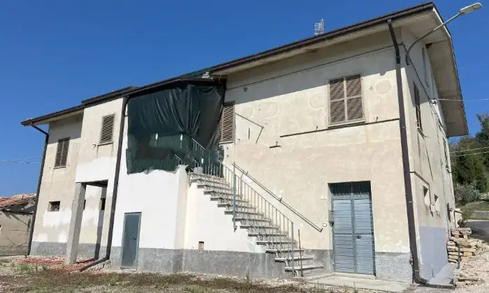 Rexer-Cermignano-Vendesi-casale-in-Contrada-Saputelli-di-Sopra-a-Cermignano-Garage