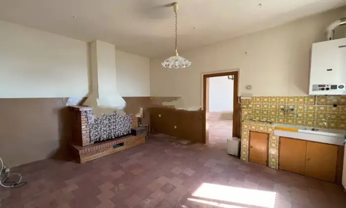 Rexer-Cermignano-Vendesi-casale-in-Contrada-Saputelli-di-Sopra-a-Cermignano-Cucina