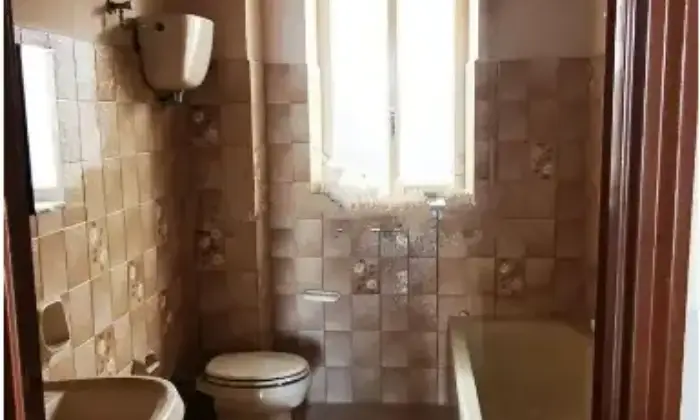 Rexer-Mileto-Appartamento-in-vendita-in-via-G-Mesiano-a-Mileto-Bagno