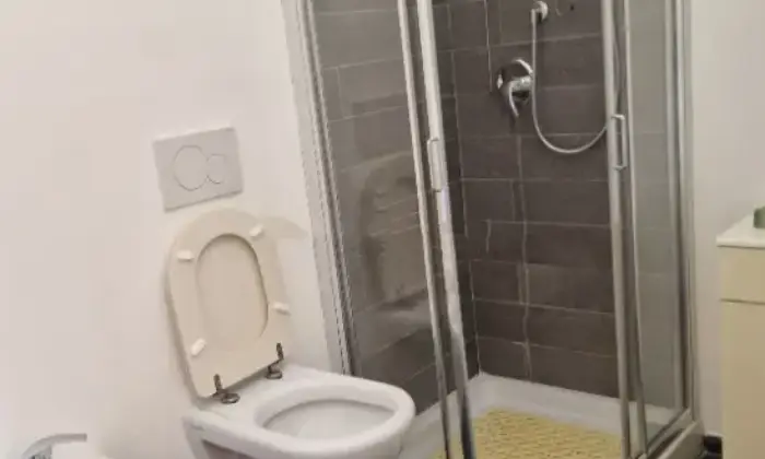 Rexer-Portoferraio-Vendesi-appartamento-in-via-San-Rocco-Centro-Portoferraio-Bagno