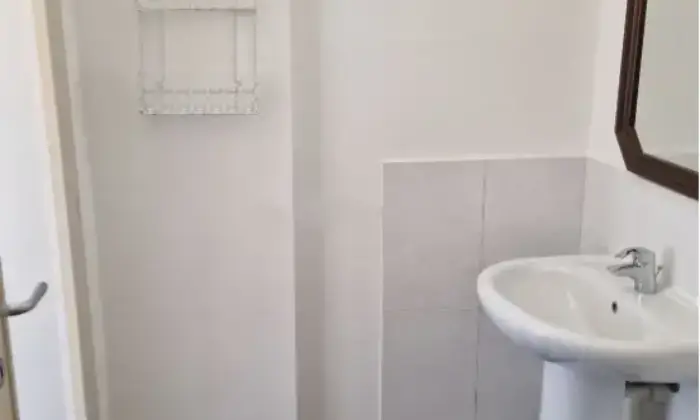 Rexer-Portoferraio-Vendesi-appartamento-in-via-San-Rocco-Centro-Portoferraio-Bagno