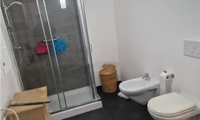 Rexer-Portoferraio-Vendesi-appartamento-in-via-San-Rocco-Centro-Portoferraio-Bagno