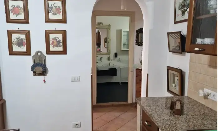 Rexer-Portoferraio-Vendesi-appartamento-in-via-San-Rocco-Centro-Portoferraio-Cucina