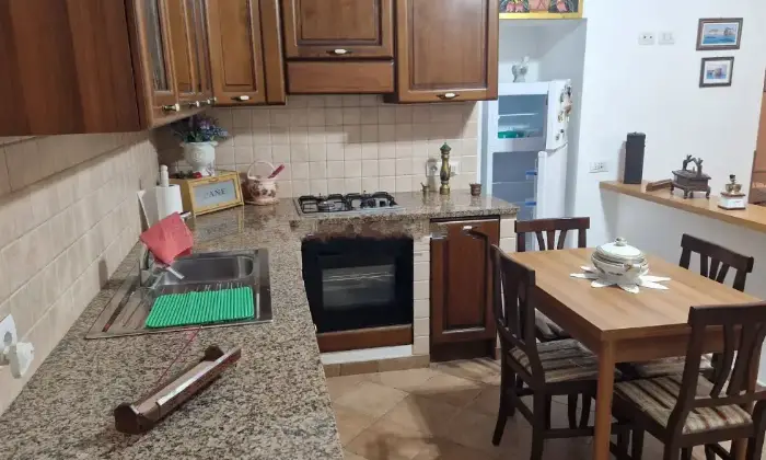 Rexer-Portoferraio-Vendesi-appartamento-in-via-San-Rocco-Centro-Portoferraio-Cucina