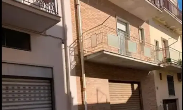 Rexer-Grassano-Intero-edificio-al-centro-di-Grassano-Altro